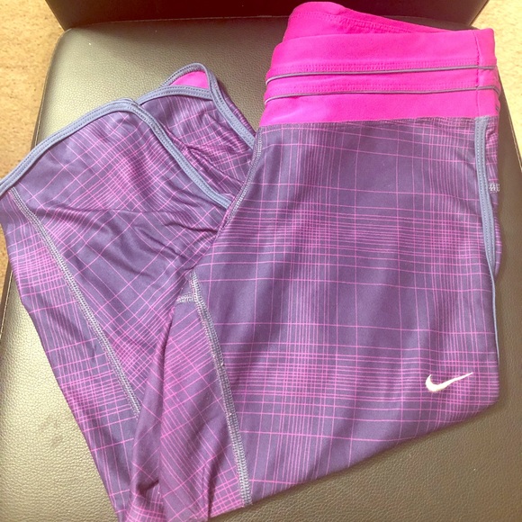 Nike crop leggings - Picture 1 of 2